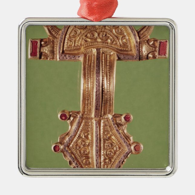 Fibula with heads of birds metal ornament (Front)