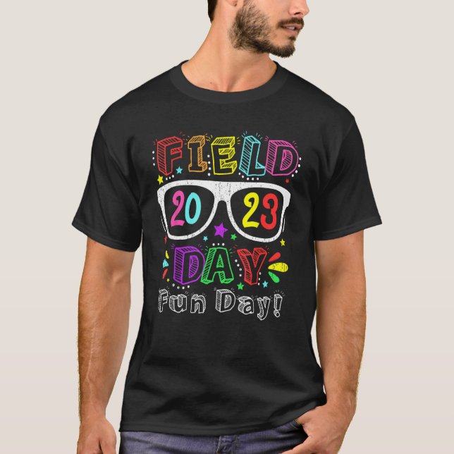 Field Day Fun Day 2023 Groovy School Trip Teacher  T-Shirt (Front)