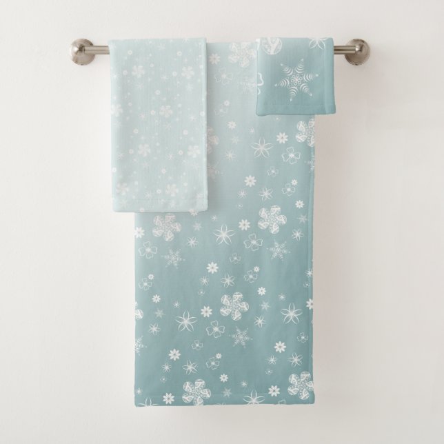 Field Flowers Stars Daisy Pattern Light Blue Bath Towel Set (Insitu)