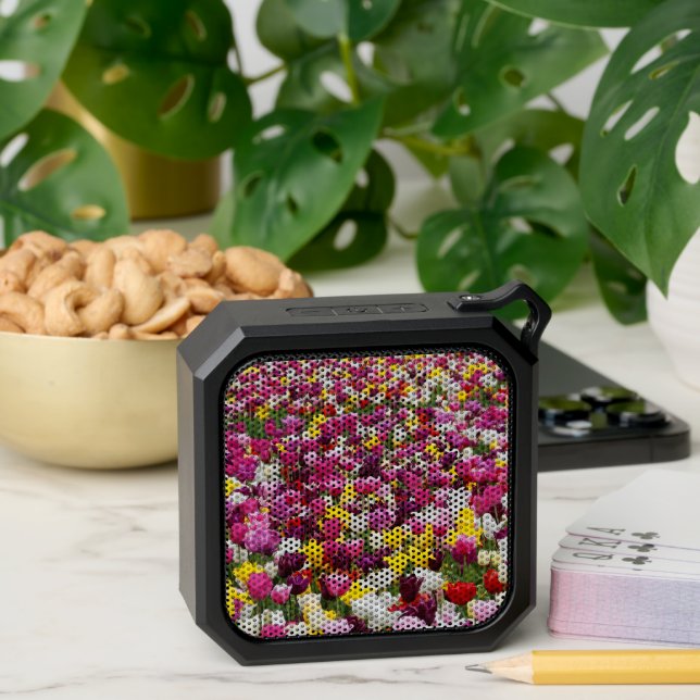 field full of tulips bluetooth speaker (Insitu(Table))