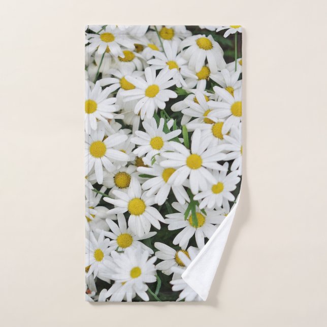Field of Daisies Hand Towel (Hand Towel)