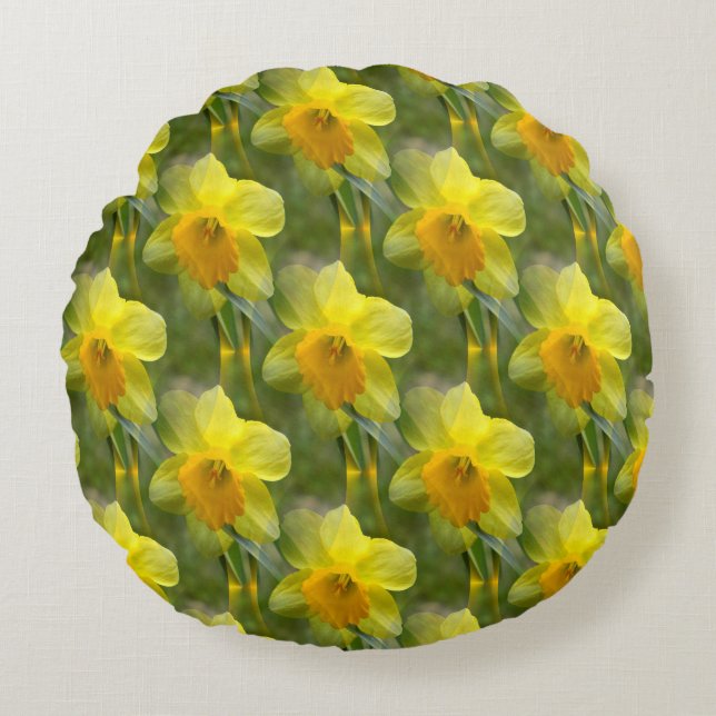 Fields of Daffodils.... Round Pillow (Front)