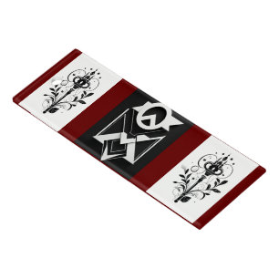 "Fierce Minimalist Logo for Streetwear Brand Ruler