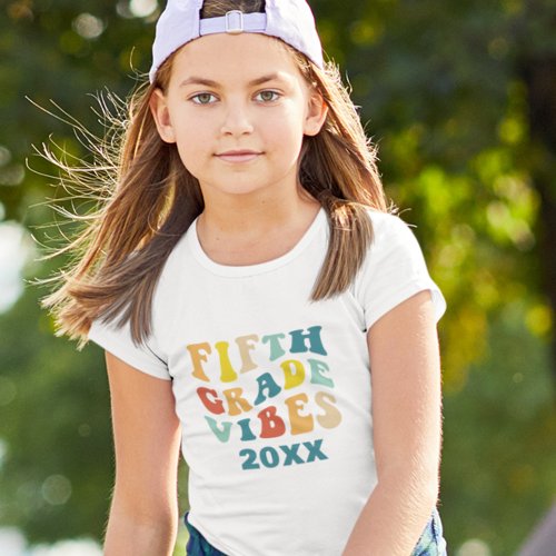 Fifth Grade vibes back to school retro  T_Shirt