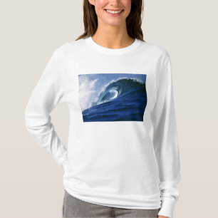 Fiji Islands, Tavarua, Cloudbreak. A wave T-Shirt