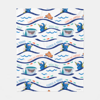 Finding Dory Wave Pattern Fleece Blanket