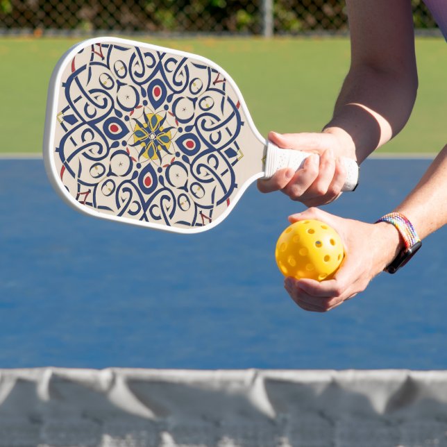 fine mosaic pickleball paddle (Insitu)