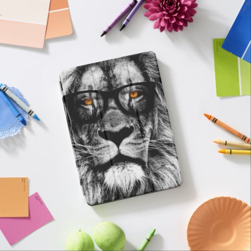 Fire eyes hipster lion iPad air cover