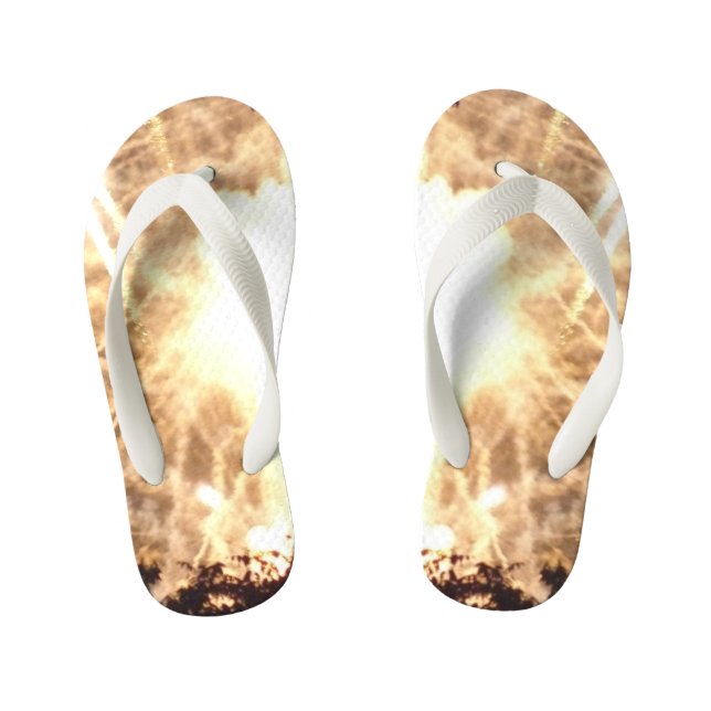 Fireworks 15 toddler flip flops (Footbed)