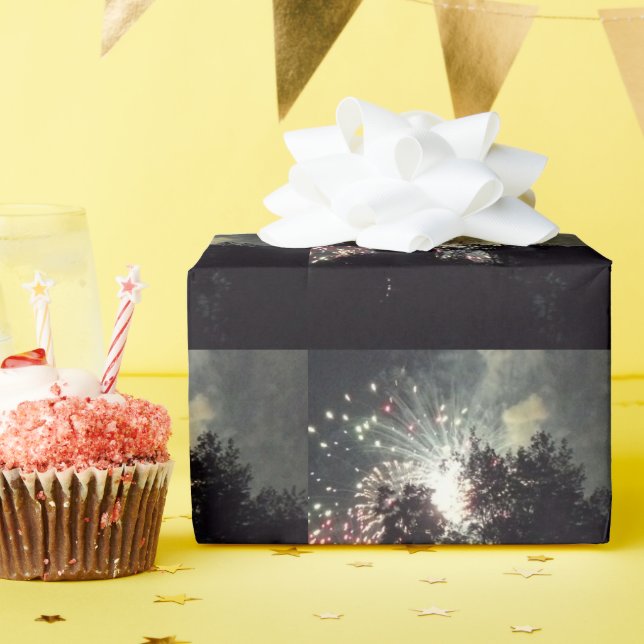 Fireworks 18 glossy wrapping paper (Birthday Party)