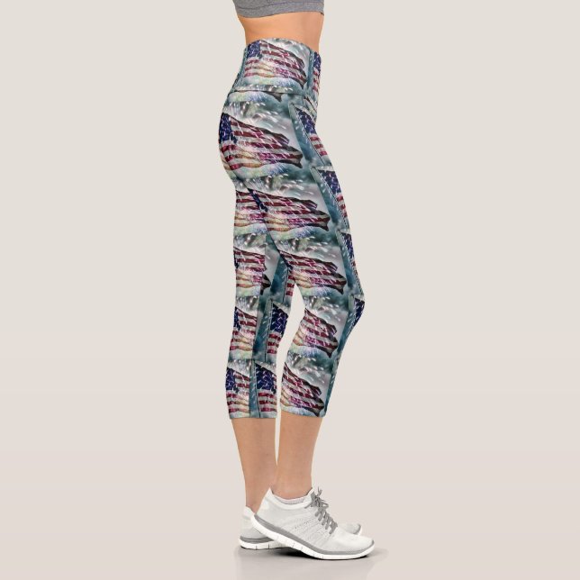 Fireworks Backdrop Capri Leggings (Right)
