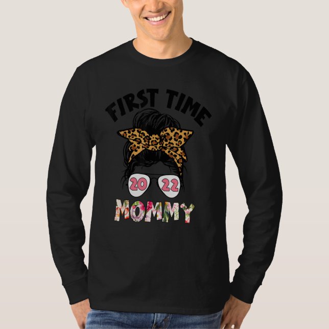 First Time Mommy 2022 Pregnancy Announcement New M T-Shirt (Front)