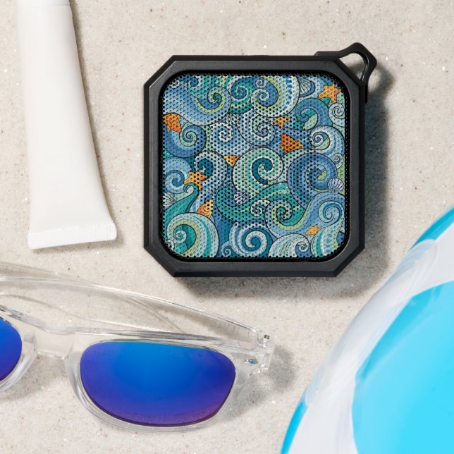 Fish Among The Waves Pattern Bluetooth Speaker (Insitu(Beach))