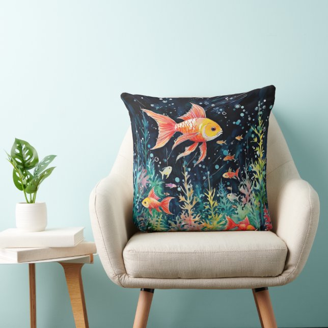 Fish Dreamland, aquarium perfection, Throw Pillow (Chair)
