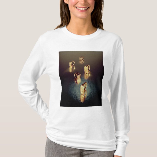 Five rings, from the Tomb of Tutankhamun T-Shirt (Front)
