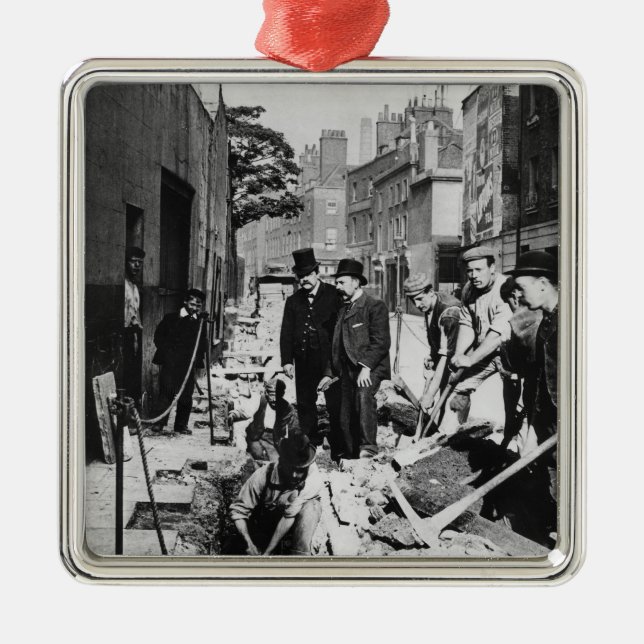 Fixing a Pipe Metal Ornament (Front)