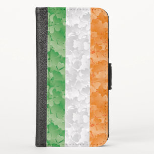 Flag of Ireland with shamrocks pattern iPhone XS Wallet Case