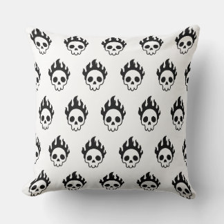 Flaming Skull Pattern Halloween Throw Pillow