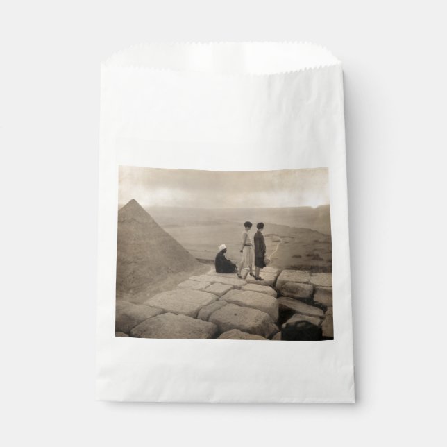 Flapper Girls Sunrise Khufu Pyramid, Egypt 1920  Favor Bag (Front)