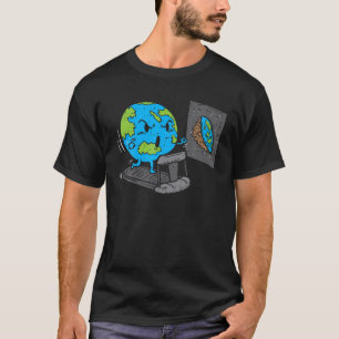 Flat Earth Threadmill Funny Conspiracy Theory Work T-Shirt