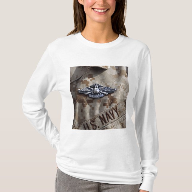 Fleet Marine Force Warfare device pin T-Shirt (Front)