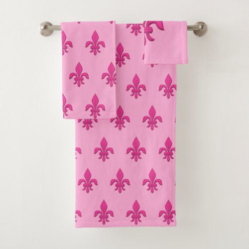 Fleur de Lis in Fuchsia Pink on Light Pink Bath Towel Set