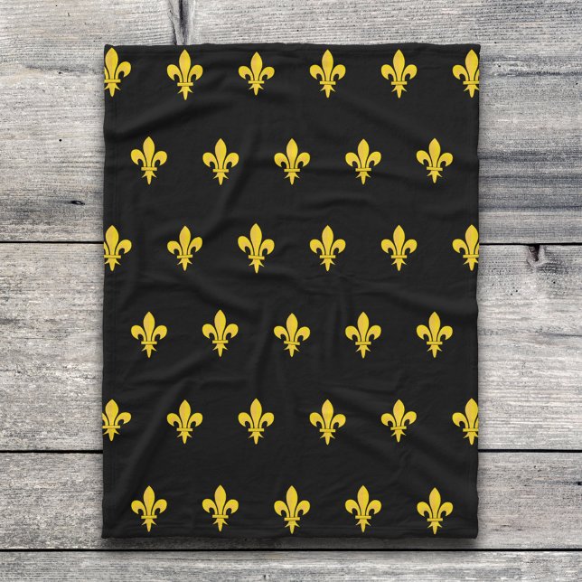 Fleur de Lis on Black Blanket (Fleur de Lis on Black Blanket)