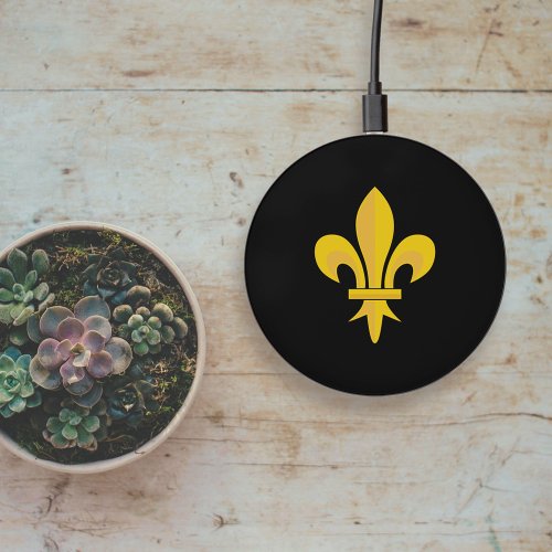 Fleur de Lis on Black Wireless Charger