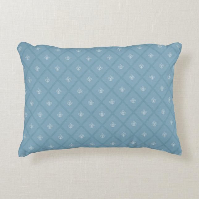Fleur-de-lis pattern accent pillow (Front)