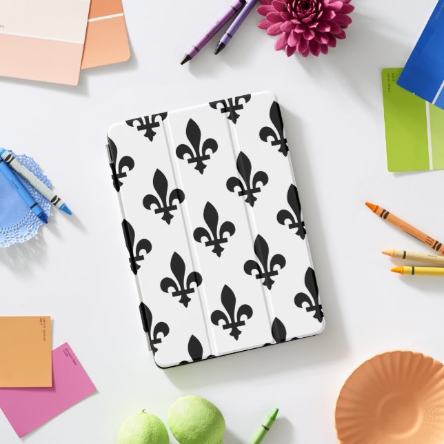 Fleur de Lis Pattern, Royal French, Black on White iPad Pro Cover (Desk)