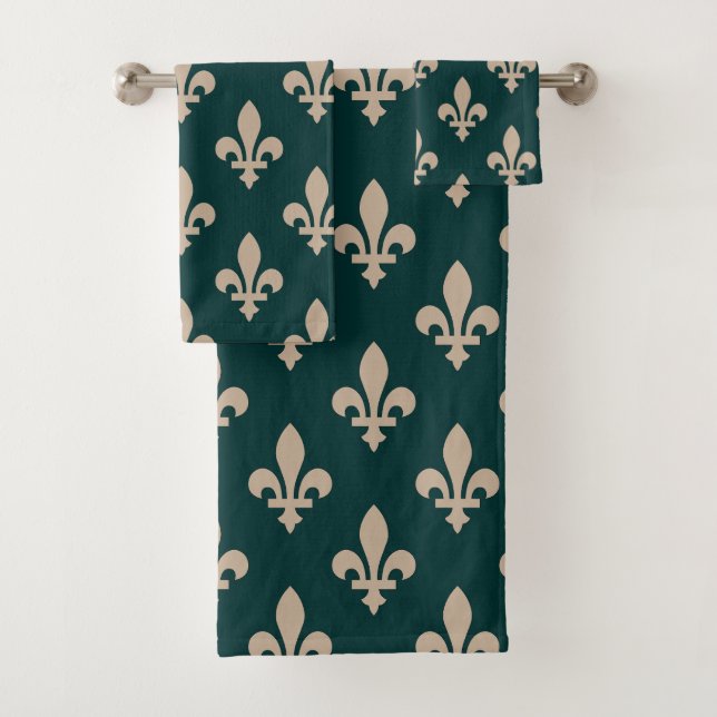 Fleur de Lis Pattern, Royal French Cream on Green Bath Towel Set (Insitu)