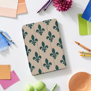 Fleur de Lis Pattern, Royal French Green on Cream iPad Pro Cover