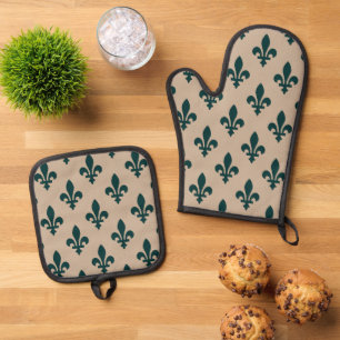 Fleur de Lis Pattern, Royal French Green on Cream Oven Mitt & Pot Holder Set