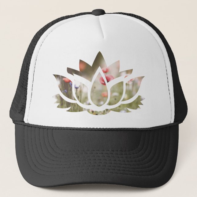 Flor de Loto con Flores Trucker Hat (Front)
