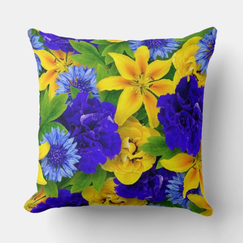 Floral beauty Throw Pillow