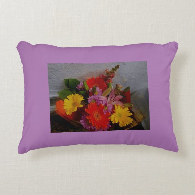 floral bouquet accent pillow (Front)