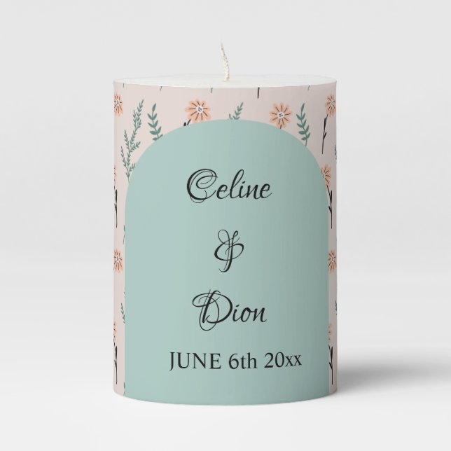 Floral chamomile pattern pillar candle (Front)