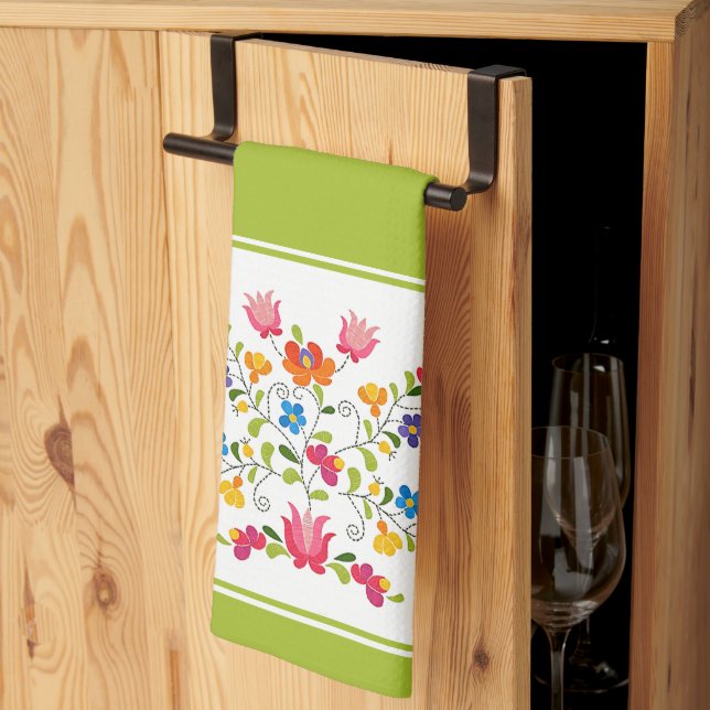 Floral embroidery kitchen towel (Thirds Fold)