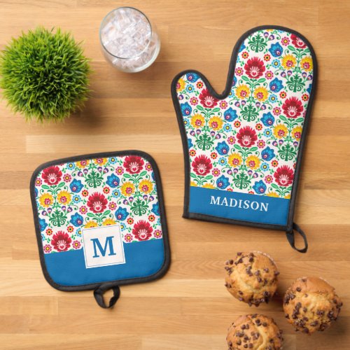 Floral Heart Folk Art Pattern Oven Mitt  Pot Holder Set