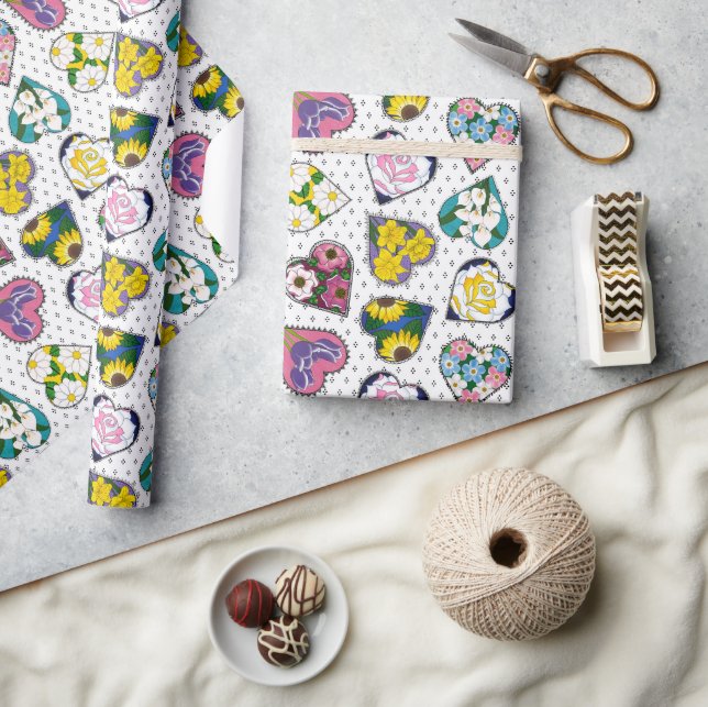 Floral Hearts Wrapping Paper (Crafts)