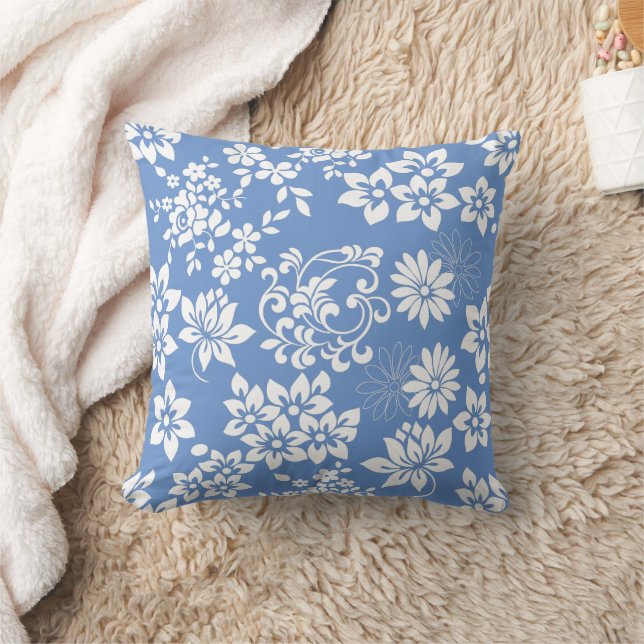 Floral pattern.b L Blue BG Throw Pillow (Blanket)