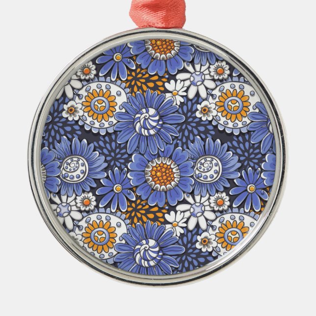 Floral pattern metal ornament (Front)