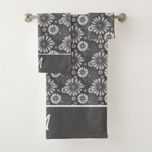 Floral Pattern Monogrammed Bath Towel Set