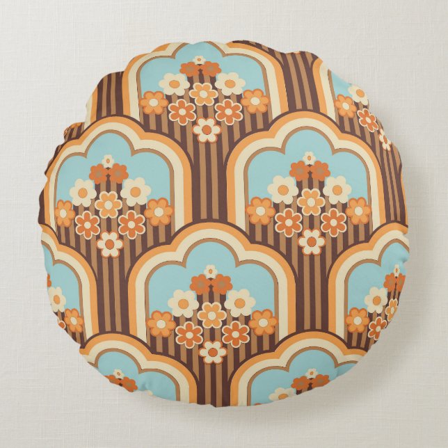 Floral Retro: 70s Wallpaper Revival Round Pillow (Front)