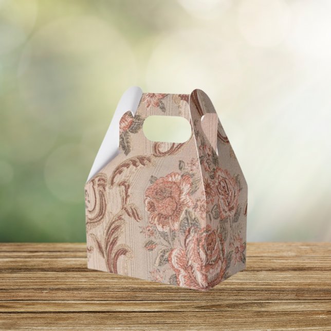 Floral romantic favor box (Creator Uploaded)