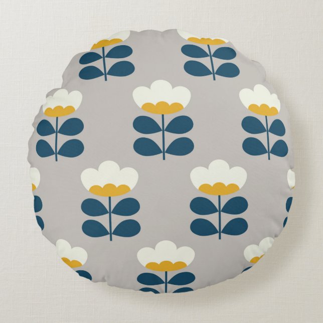 Floral seamless pattern design. Scandinavian style Round Pillow (Front)