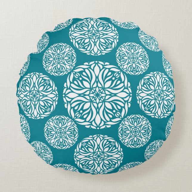 Floral winter snowflake round pillow (Front)