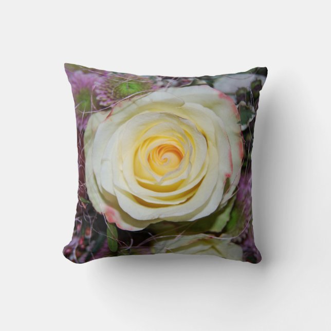 flower bouquet pillow (Front)