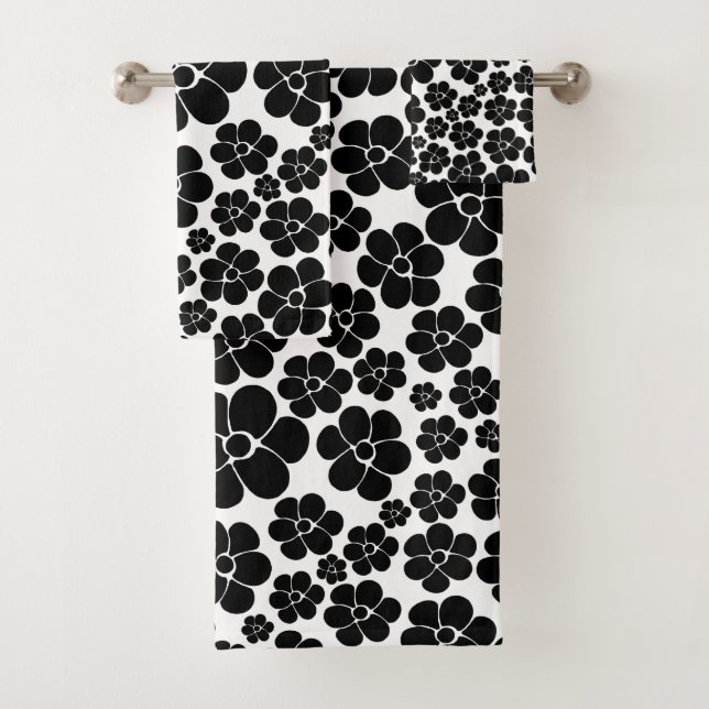 Flower Pattern - Black and White Bath Towel Set (Insitu)