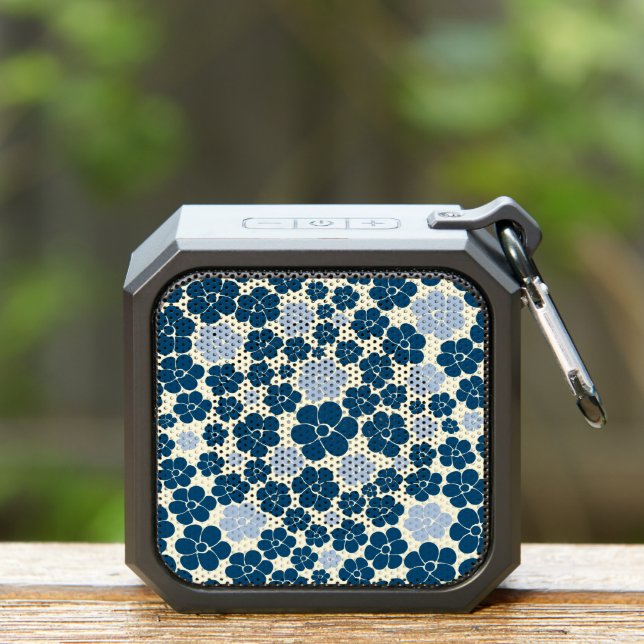 Flower Pattern - Dark Blue, Light Blue and Cream Bluetooth Speaker (Insitu(Outdoor))